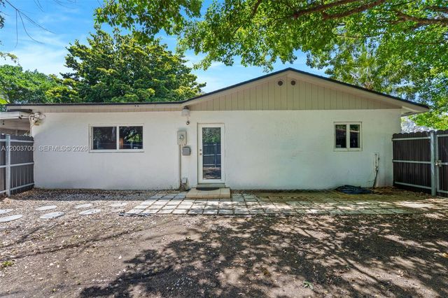 1752 S Anhinga Ln, Homestead, FL 33035