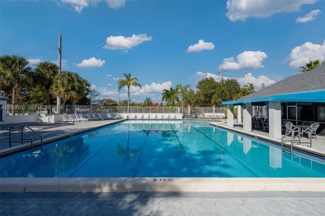 1752 S Anhinga Ln, Homestead, FL 33035