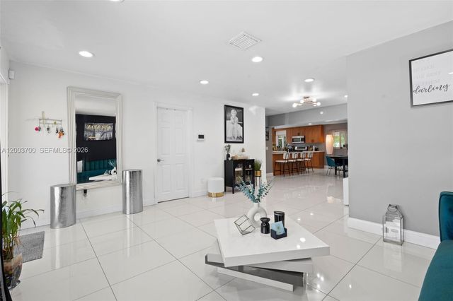 1752 S Anhinga Ln, Homestead, FL 33035