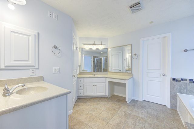 2931 Bering Drive, Houston, TX 77057