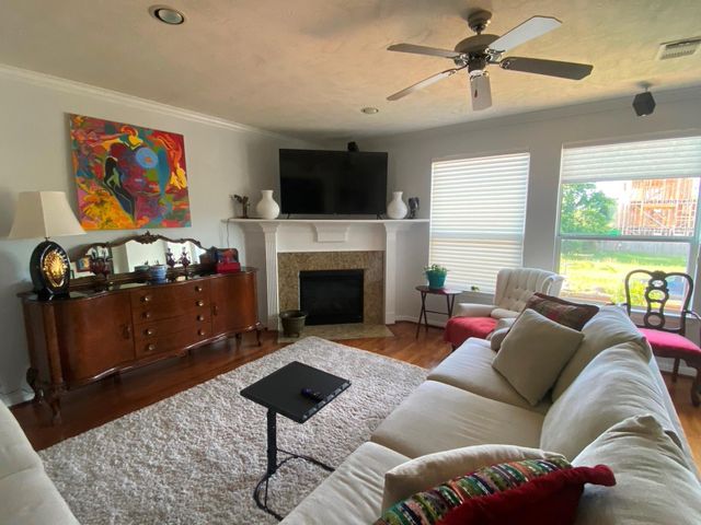 2931 Bering Drive, Houston, TX 77057