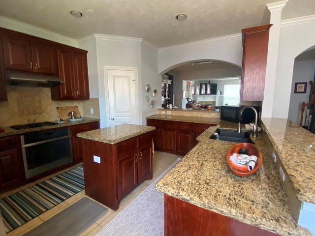 2931 Bering Drive, Houston, TX 77057