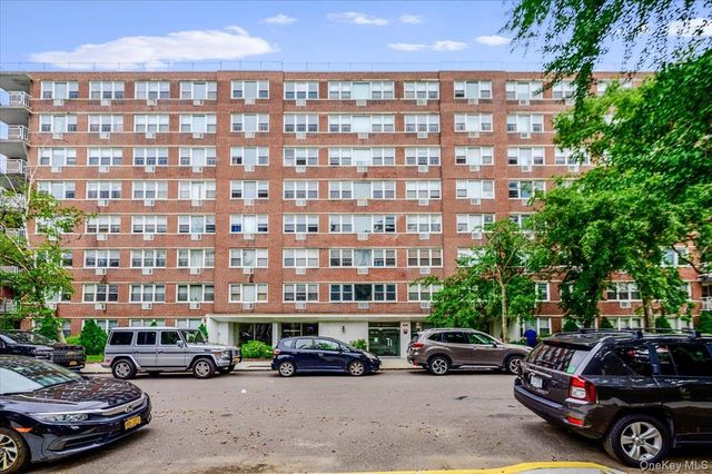 172-70 Highland Avenue 9-L, Jamaica Estates, NY 11432