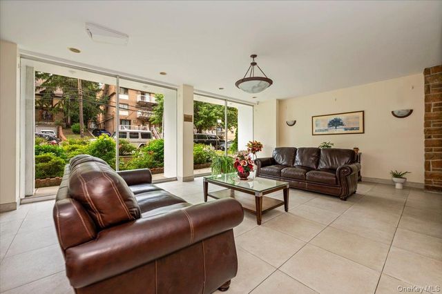 172-70 Highland Avenue 9-L, Jamaica Estates, NY 11432