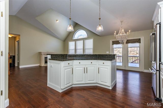 406 Celesta Street, Godfrey, IL 62035