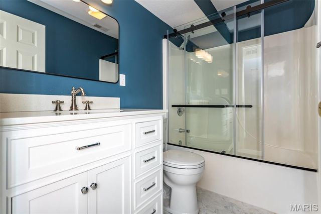 406 Celesta Street, Godfrey, IL 62035