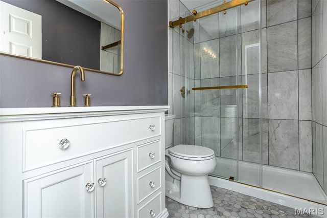 406 Celesta Street, Godfrey, IL 62035