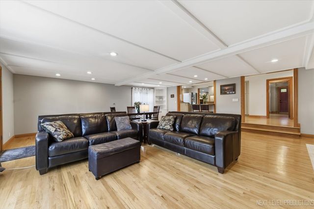 618 S 5th Street, St. Charles, IL 60174