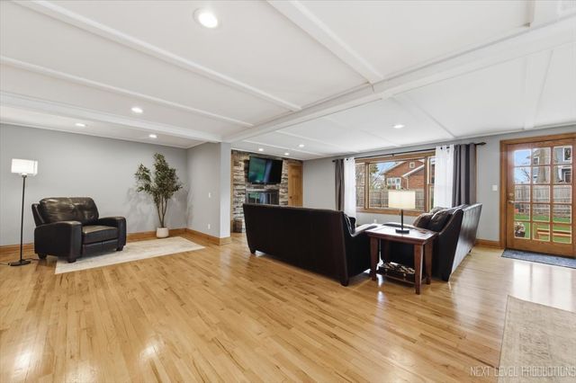 618 S 5th Street, St. Charles, IL 60174