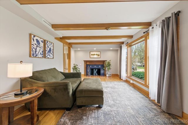 618 S 5th Street, St. Charles, IL 60174