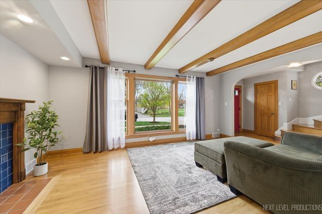 618 S 5th Street, St. Charles, IL 60174