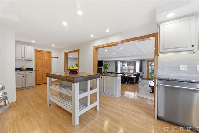 618 S 5th Street, St. Charles, IL 60174