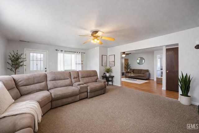 1325 Carson Avenue, Bakersfield, CA 93304