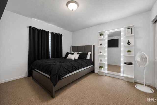 1325 Carson Avenue, Bakersfield, CA 93304