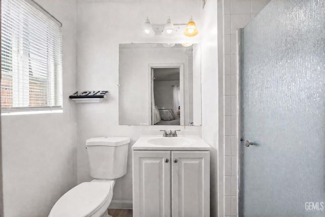 1325 Carson Avenue, Bakersfield, CA 93304