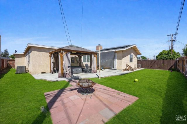 1325 Carson Avenue, Bakersfield, CA 93304