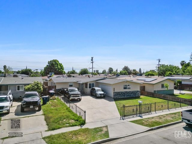 1325 Carson Avenue, Bakersfield, CA 93304