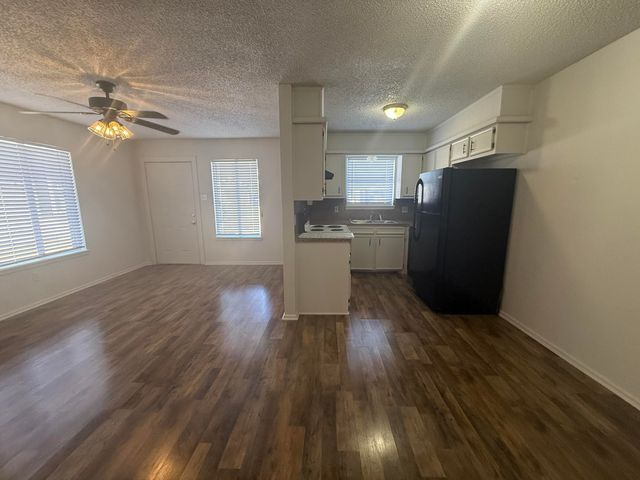 2317 15th Street, Lubbock, TX 79401