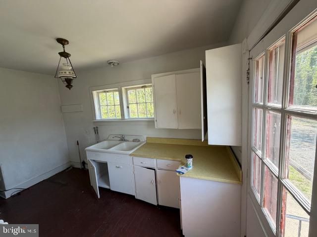 718 WOODLANE RD, Beverly, NJ 08010