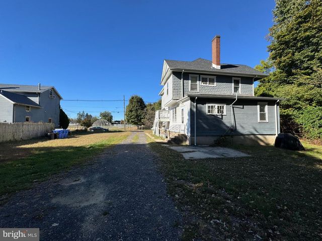 718 WOODLANE RD, Beverly, NJ 08010