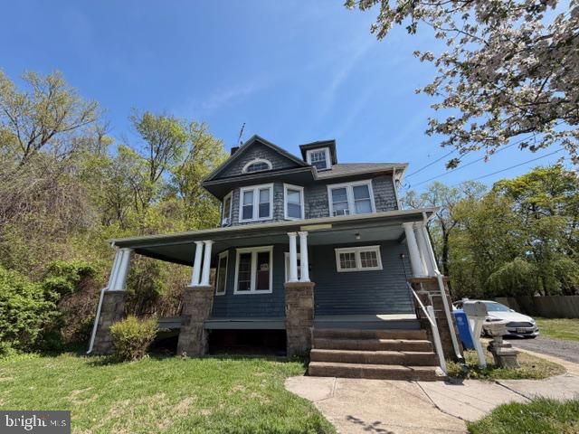 718 WOODLANE RD, Beverly, NJ 08010