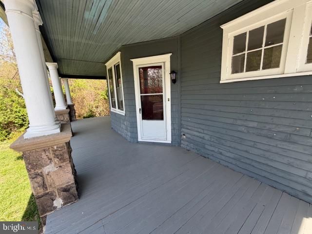 718 WOODLANE RD, Beverly, NJ 08010