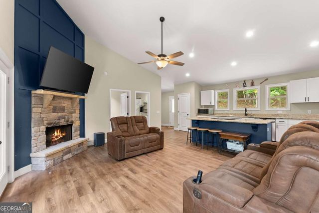 308 Fowler Creek Drive, Cleveland, GA 30528