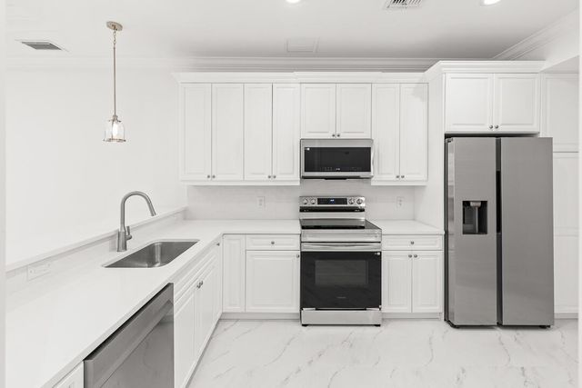 47 SW Osceola Street 206, Stuart, FL 34994