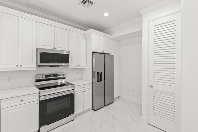 47 SW Osceola Street 206, Stuart, FL 34994