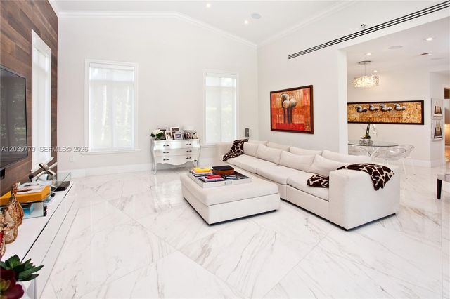 165 Paloma Dr, Coral Gables, FL 33143
