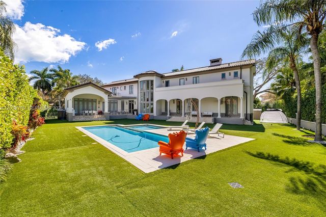 165 Paloma Dr, Coral Gables, FL 33143