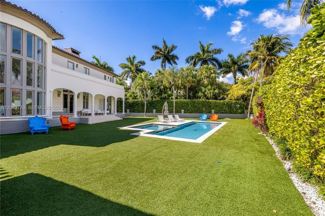 165 Paloma Dr, Coral Gables, FL 33143
