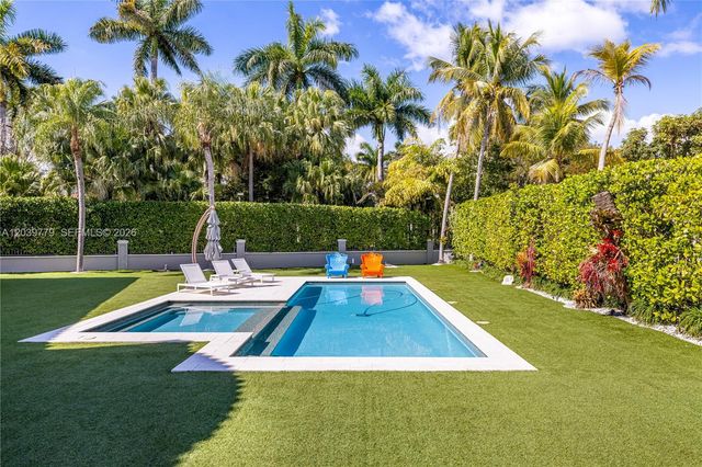165 Paloma Dr, Coral Gables, FL 33143