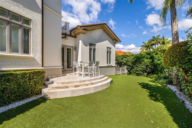 165 Paloma Dr, Coral Gables, FL 33143