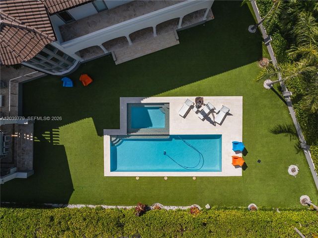 165 Paloma Dr, Coral Gables, FL 33143