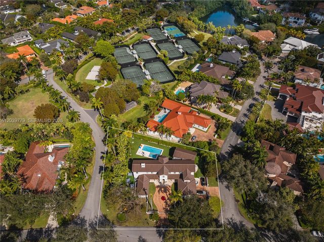 165 Paloma Dr, Coral Gables, FL 33143