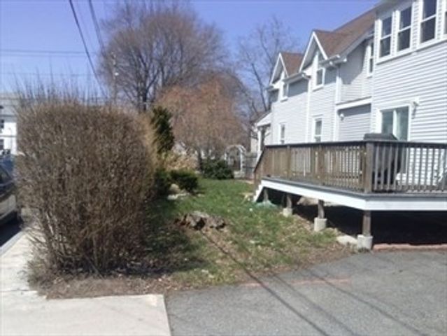35 Spring St 1, Medford, MA 02155