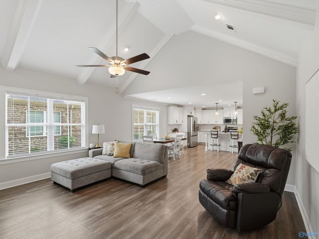 6533 SE Oak Meadow Drive, Owens Cross Roads, AL 35763