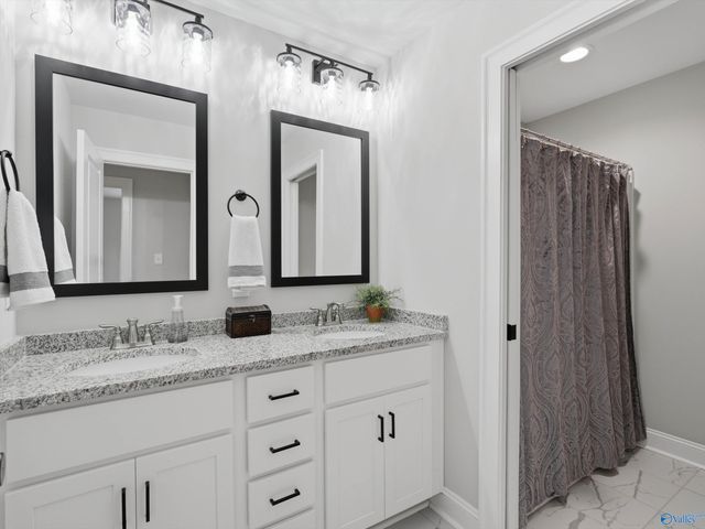 6533 SE Oak Meadow Drive, Owens Cross Roads, AL 35763