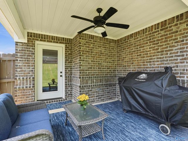 6533 SE Oak Meadow Drive, Owens Cross Roads, AL 35763