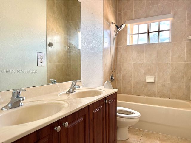 20336 SW 87th Pl, Cutler Bay, FL 33189