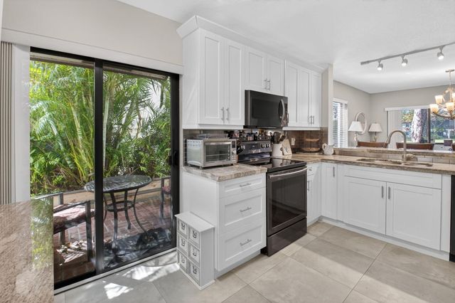 10663 Ocean Palm Way 101, Boynton Beach, FL 33437