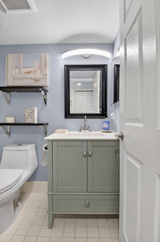 10663 Ocean Palm Way 101, Boynton Beach, FL 33437