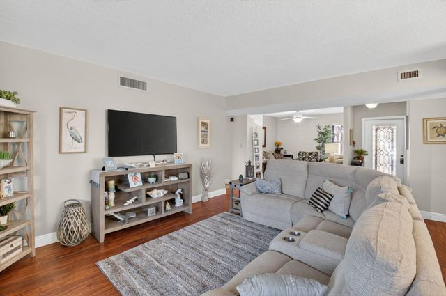 10663 Ocean Palm Way 101, Boynton Beach, FL 33437