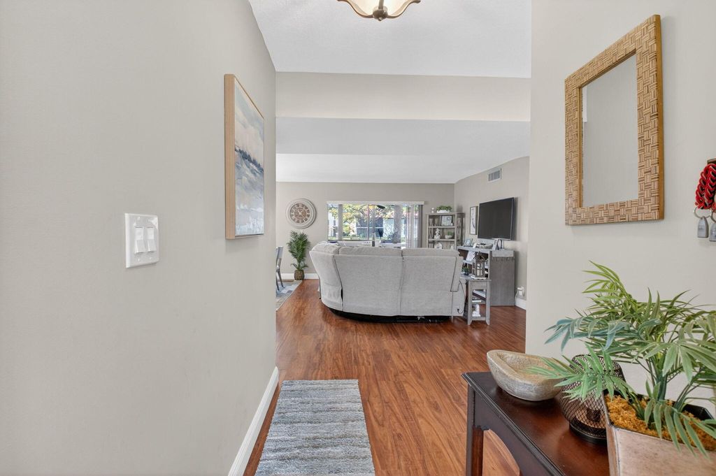 10663 Ocean Palm Way 101, Boynton Beach, FL 33437