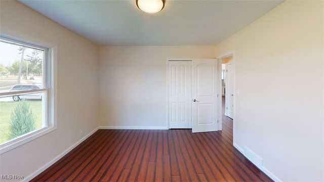 4528 S Frontenac Drive, Warrensville Heights, OH 44128