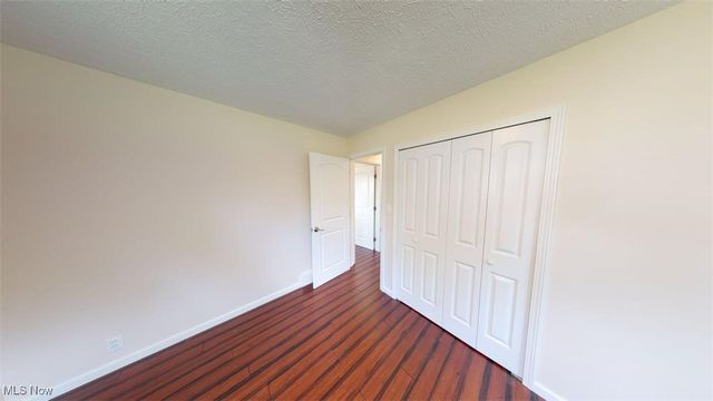 4528 S Frontenac Drive, Warrensville Heights, OH 44128