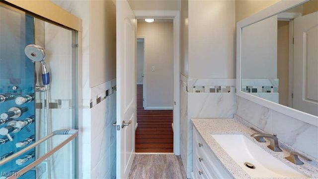 4528 S Frontenac Drive, Warrensville Heights, OH 44128