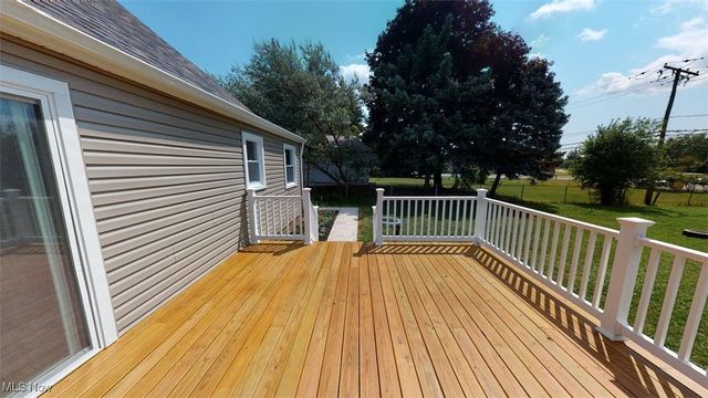 4528 S Frontenac Drive, Warrensville Heights, OH 44128