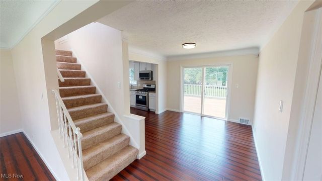 4528 S Frontenac Drive, Warrensville Heights, OH 44128